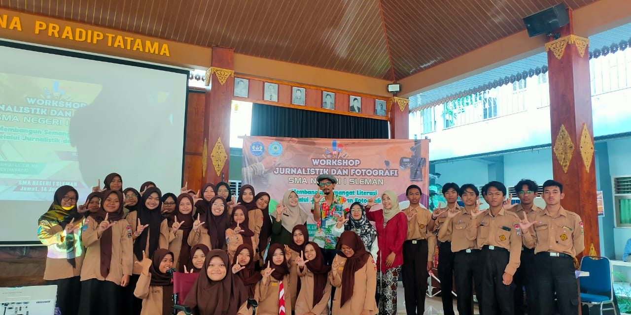 MENGUATKAN PENDIDIKAN LITERASI SISWA, SMA NEGERI 1 SLEMAN ADAKAN WORKSHOP JURNALISTIK DAN FOTOGRAFI